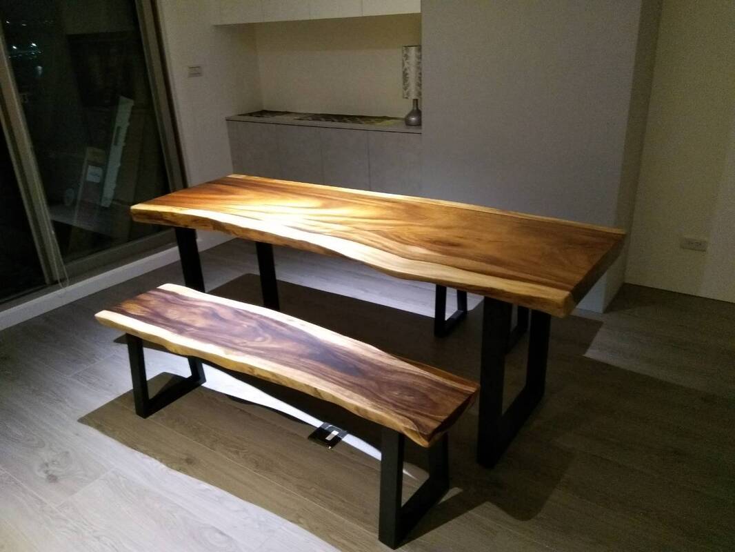 南美胡桃木桌板和椅凳